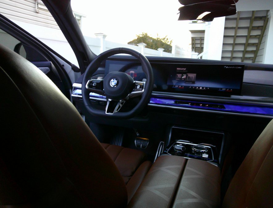 Used 2025 BMW 760i xDrive w/ Executive Package AWD/4WD image 78