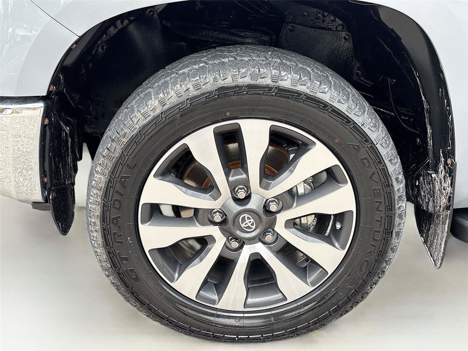 Used 2019 Toyota Tundra Limited w/ Limited Premium Package AWD/4WD image 31
