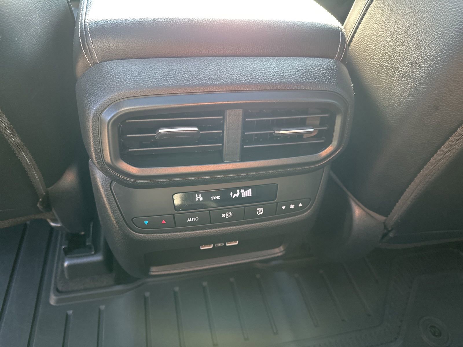 Used 2023 Honda Pilot Touring image 19