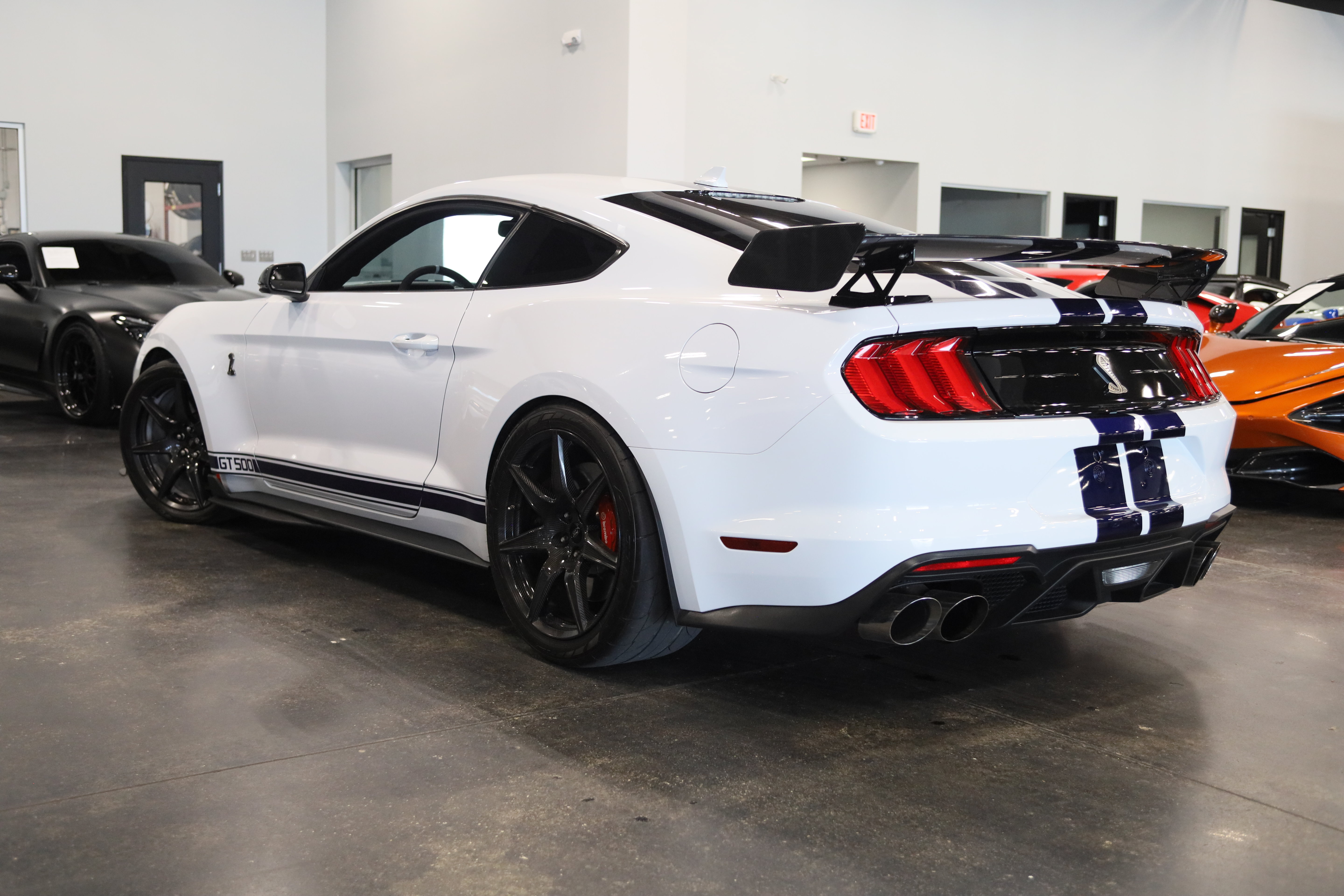 Used 2021 Ford Mustang Shelby GT500 w/ Carbon Fiber Track Pack RWD image 4
