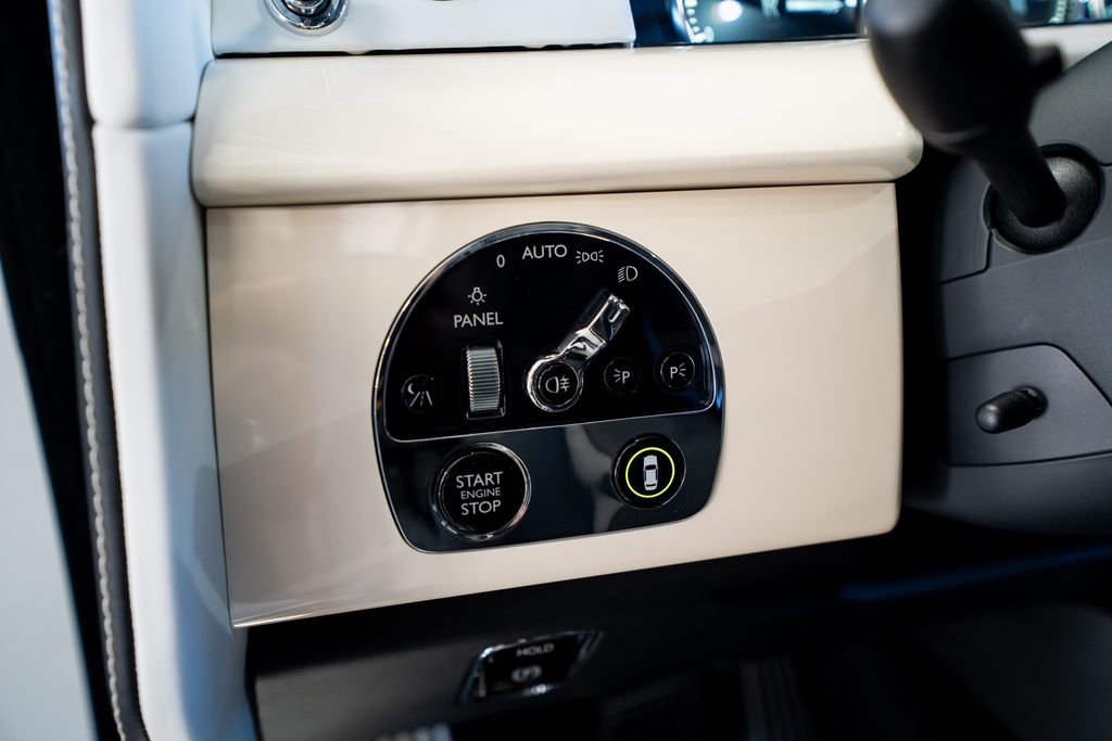 Used 2019 Rolls-Royce Phantom Sedan image 25