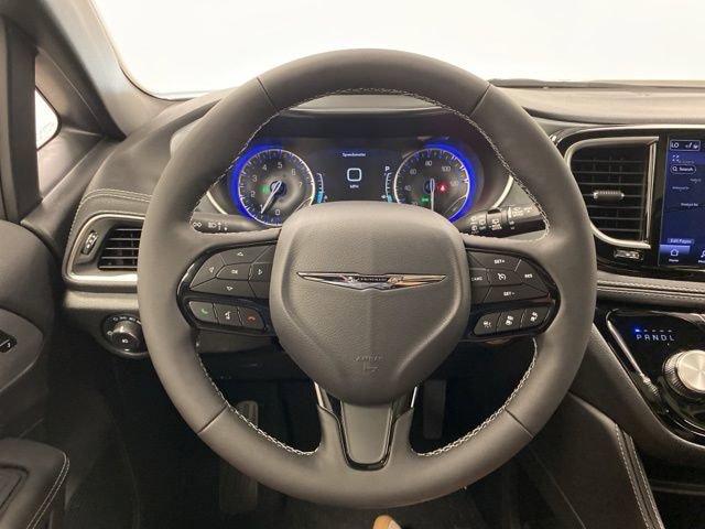 Used 2026 Chrysler Pacifica Limited w/ S Appearance Package image 18