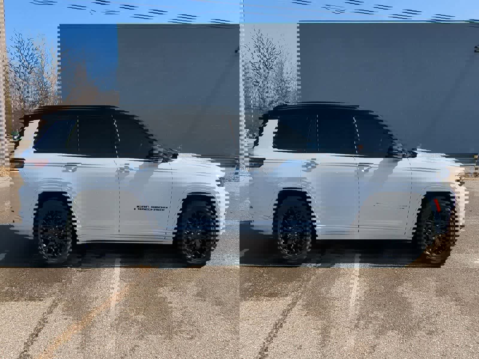 Certified 2024 Jeep Grand Cherokee L Summit w/ Advanced Protech Group IV image 15