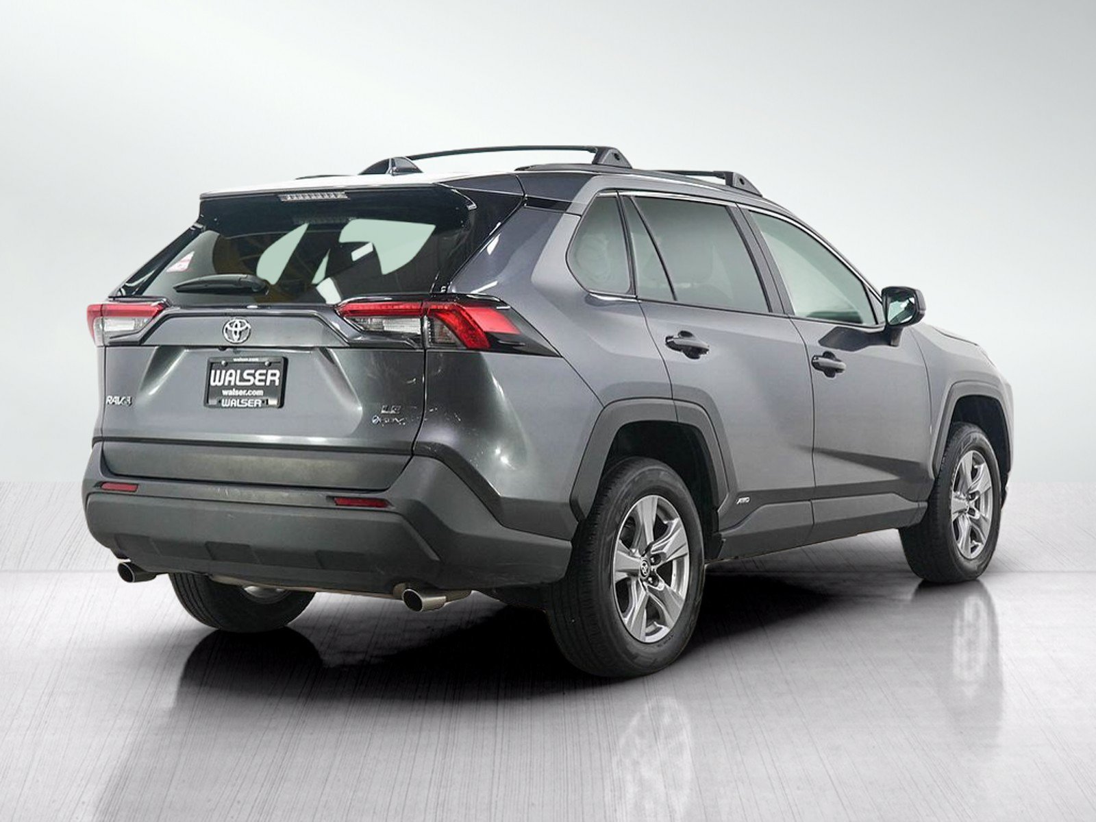 Used 2025 Toyota RAV4 LE AWD/4WD image 5