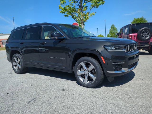 Certified 2022 Jeep Grand Cherokee L Limited AWD/4WD image 2