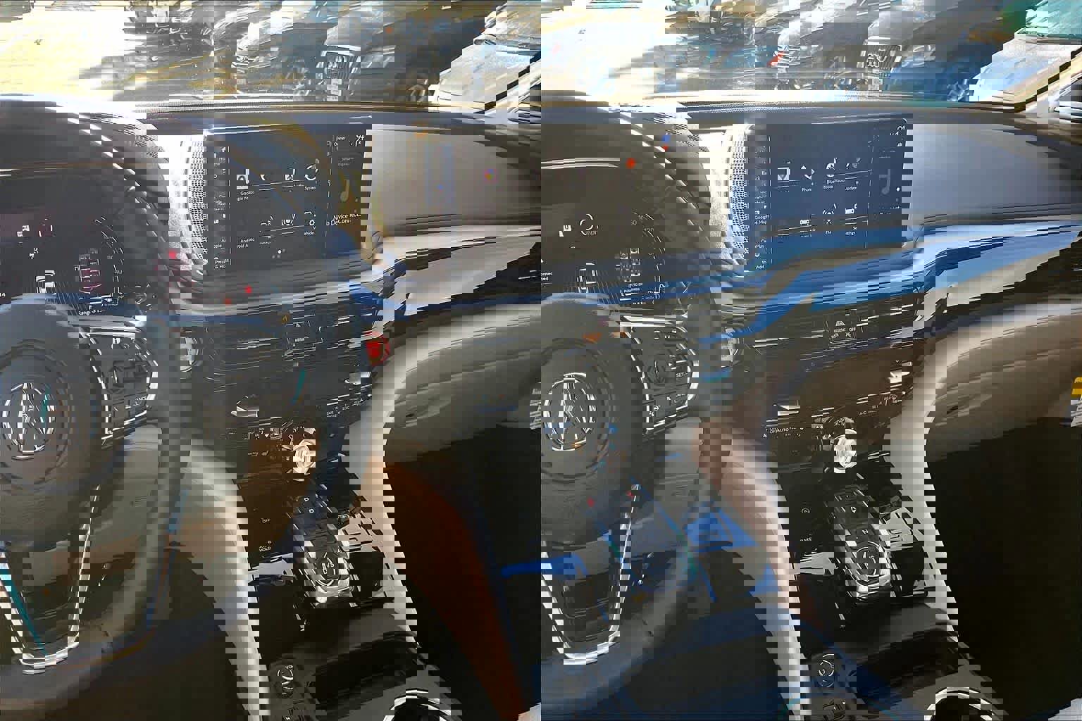 Used 2025 Acura MDX SH-AWD w/ Technology Package image 9