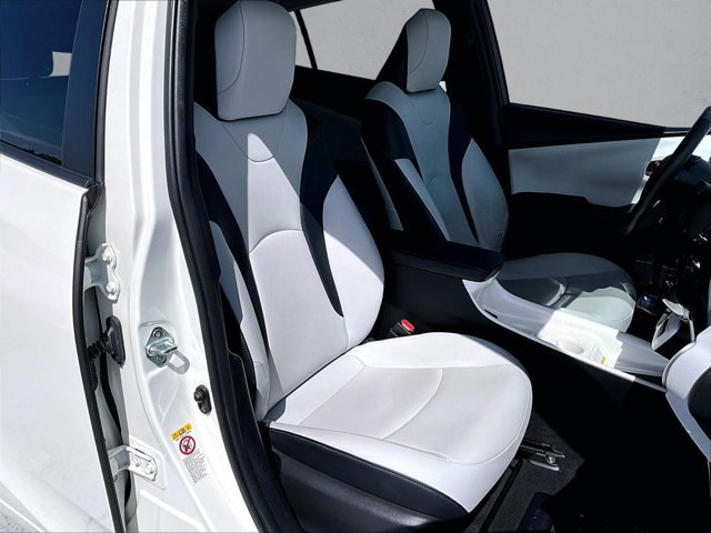 Used 2018 Toyota Prius Three Touring FWD image 9