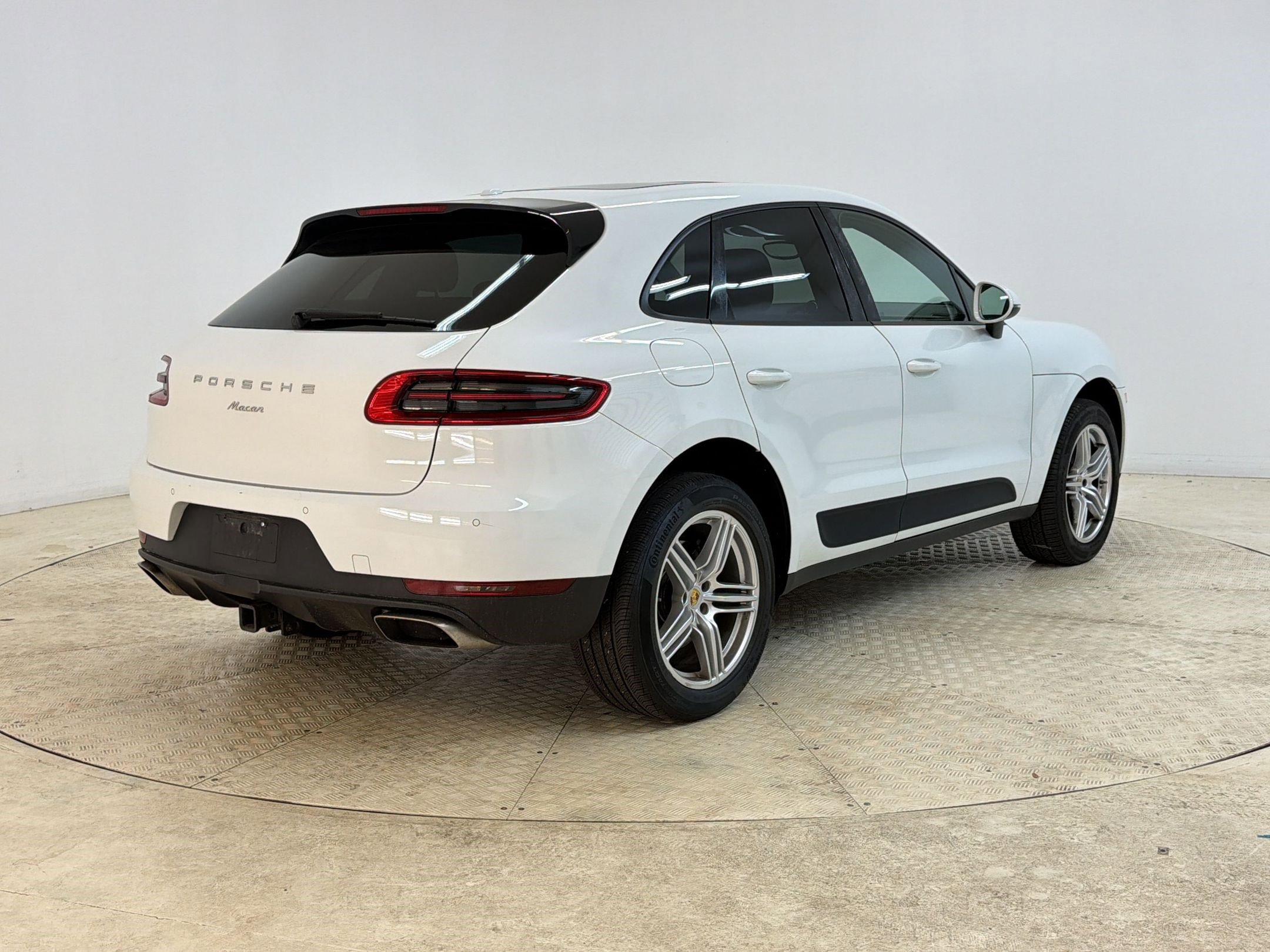 Used 2018 Porsche Macan AWD/4WD image 9