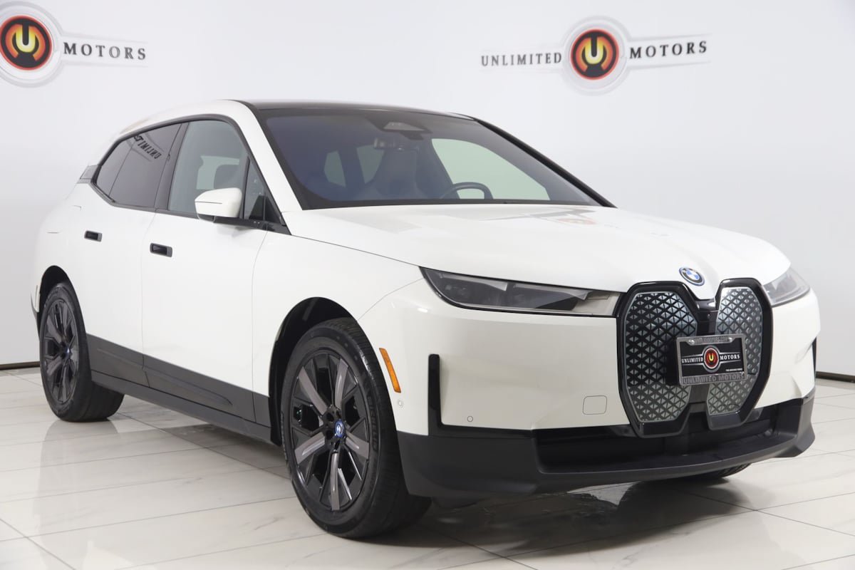 Used 2024 BMW iX xDrive50 w/ Convenience Package AWD/4WD image 21