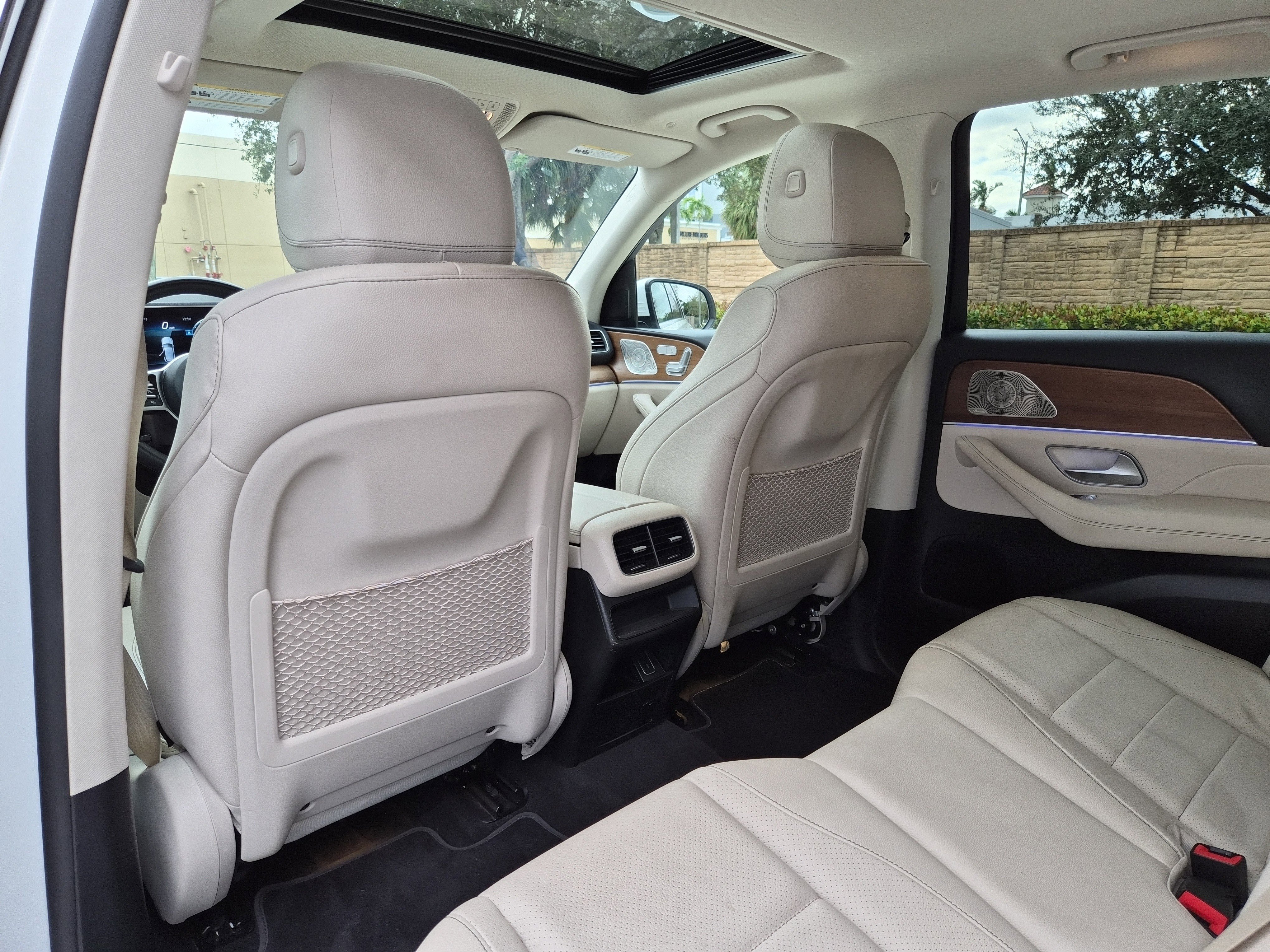 Used 2022 Mercedes-Benz GLE 350 w/ Premium Package image 13