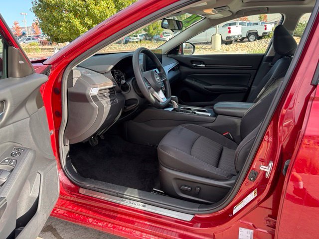 Used 2025 Nissan Altima 2.5 SV w/ SV Special Edition Package AWD/4WD image 17