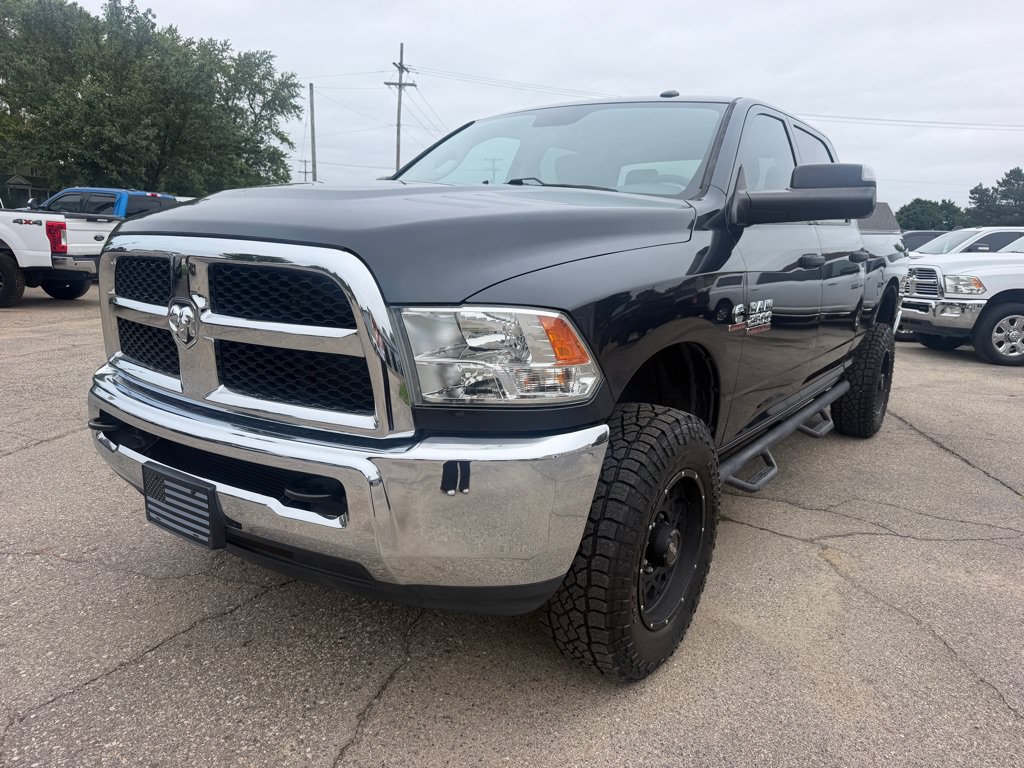 Used 2018 RAM 2500 Tradesman w/ Chrome Appearance Group AWD/4WD image 4