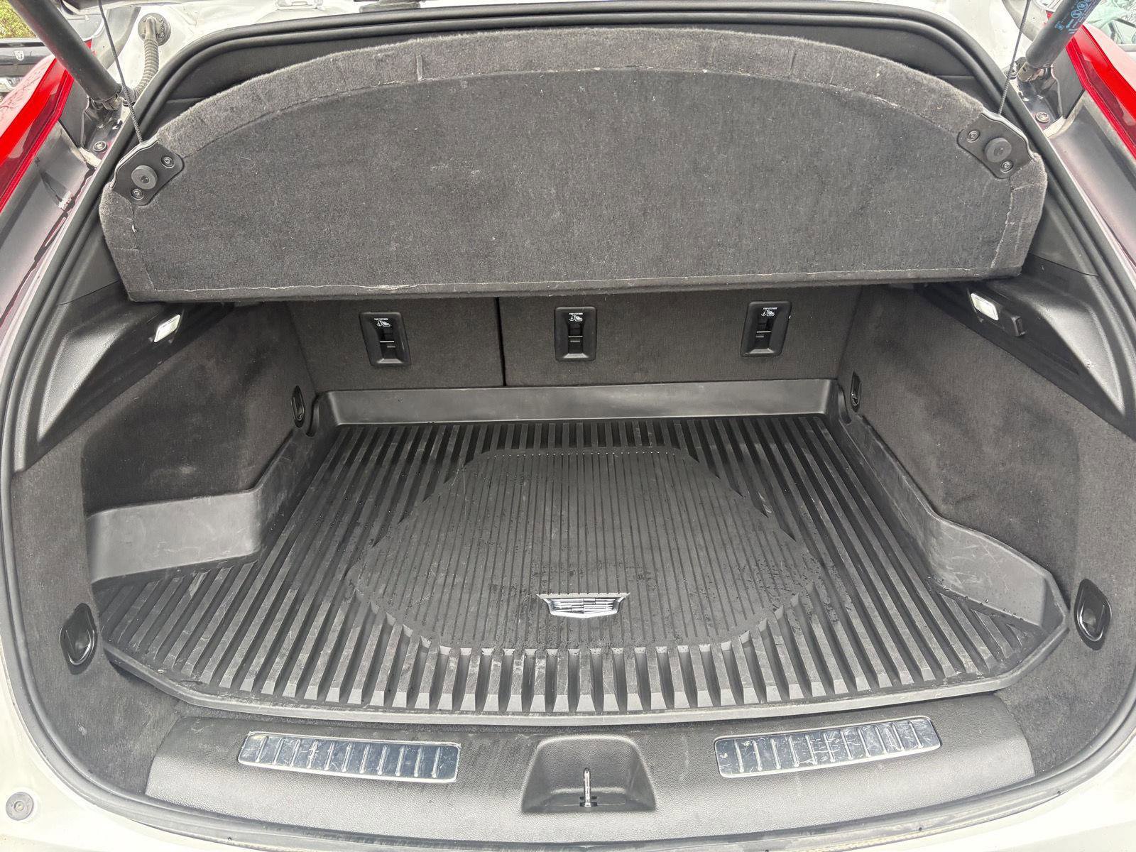 Used 2023 Cadillac XT4 Premium Luxury w/ Cold Weather Package image 29