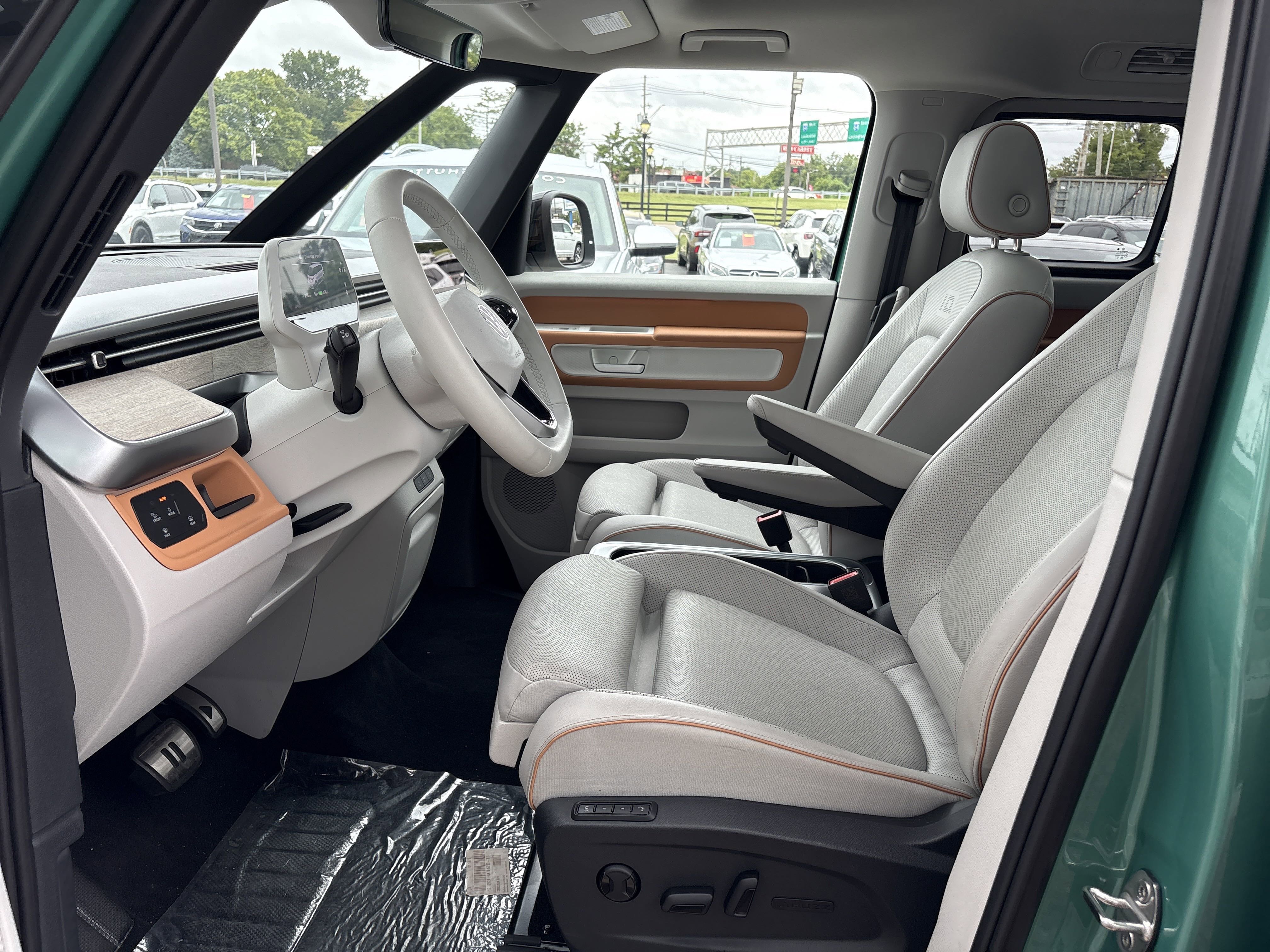 New 2025 Volkswagen ID. Buzz 1st Edition image 12