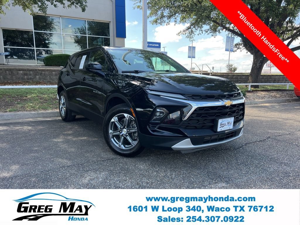Used 2023 Chevrolet Blazer LT FWD image 1