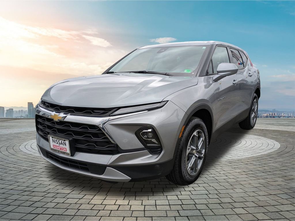 Used 2025 Chevrolet Blazer LT image 9
