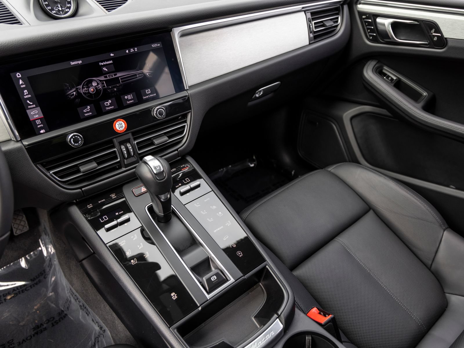 Certified 2026 Porsche Macan AWD/4WD image 47