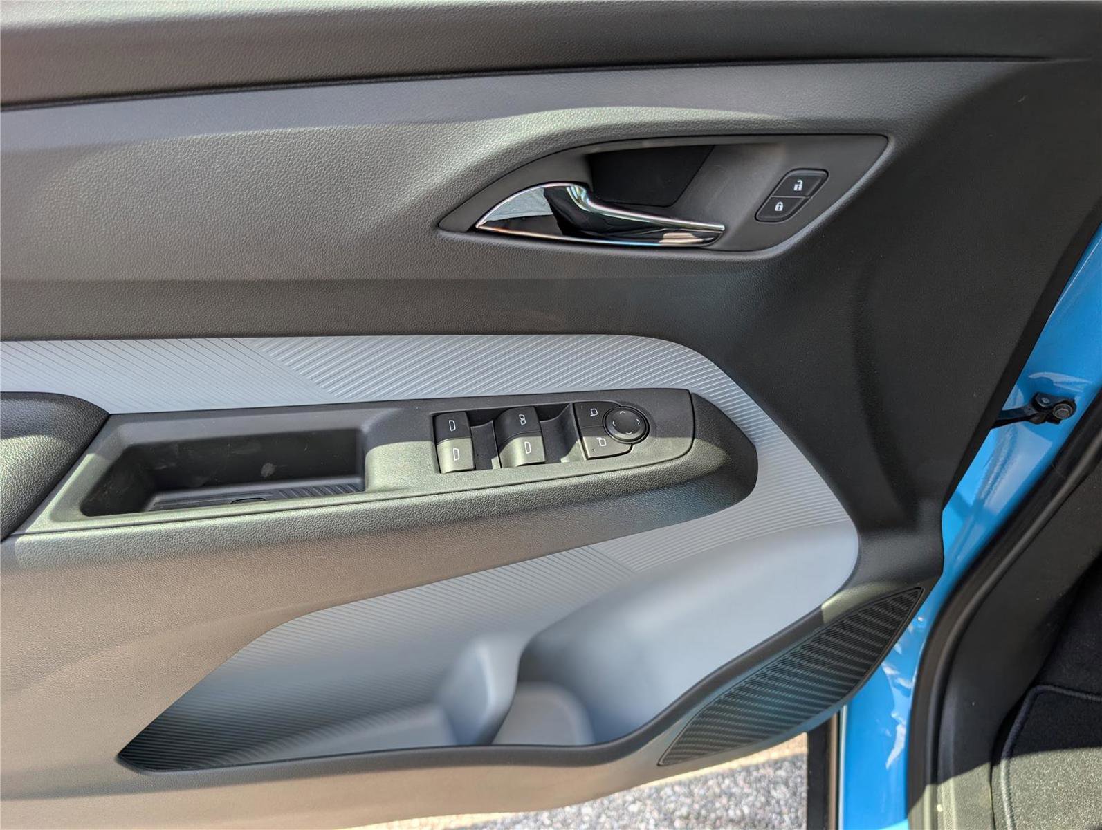 New 2027 Chevrolet Bolt RS w/ Technology Package FWD image 15