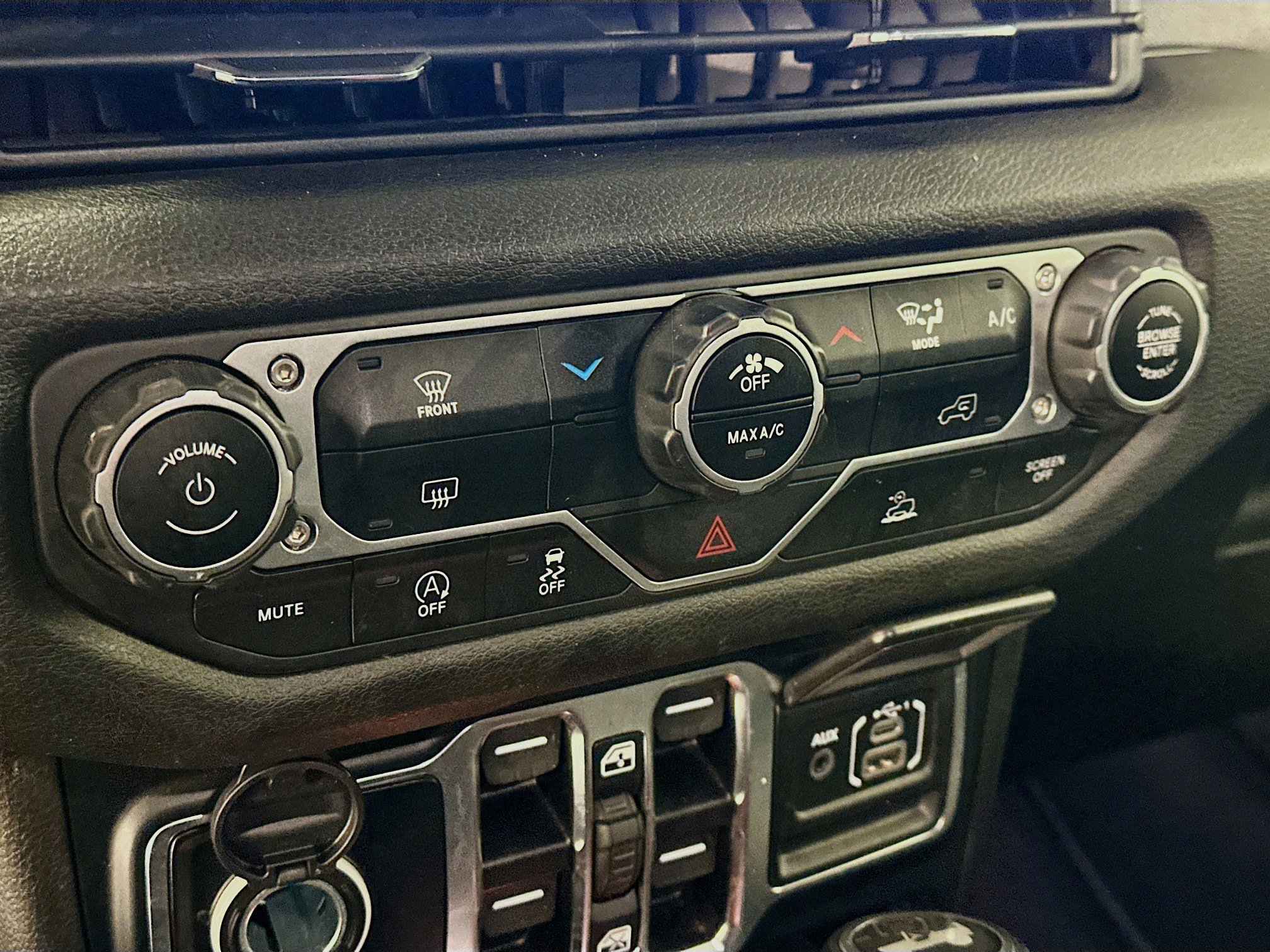 Used 2024 Jeep Wrangler Sport S image 23