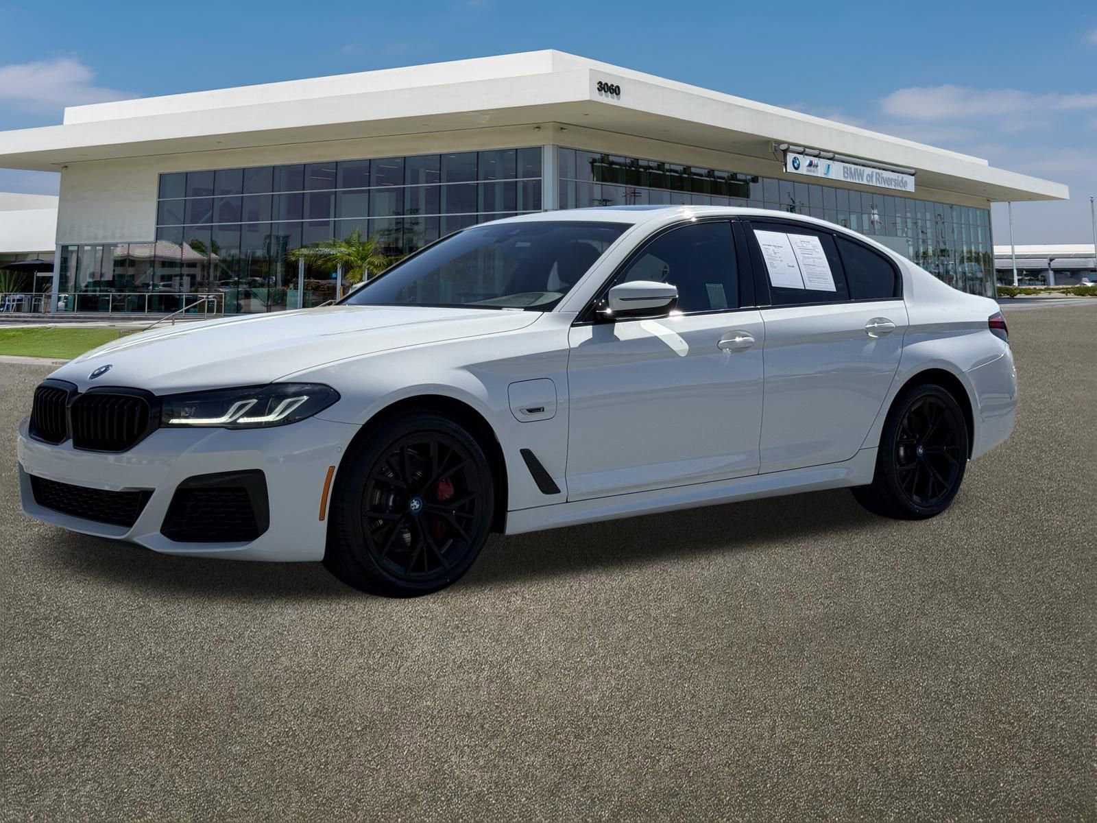 Used 2023 BMW 530e 530e iPerformance w/ M Sport Package image 5