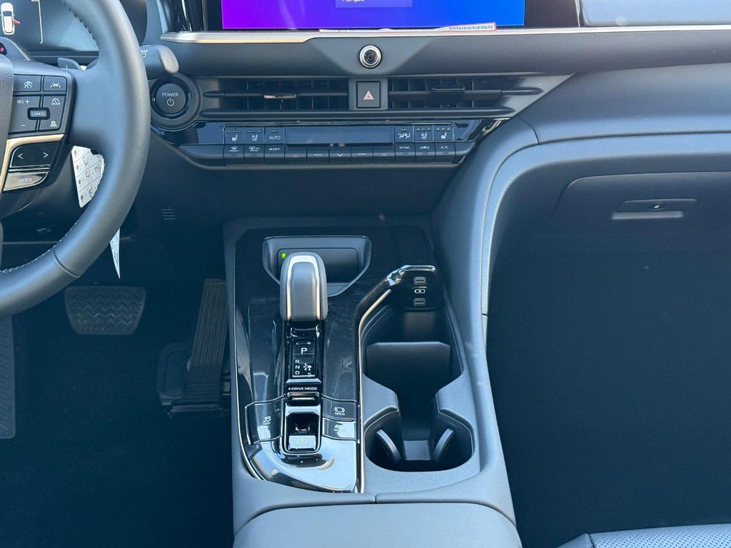 New 2025 Toyota Crown Signia Limited AWD (Natl) image 12