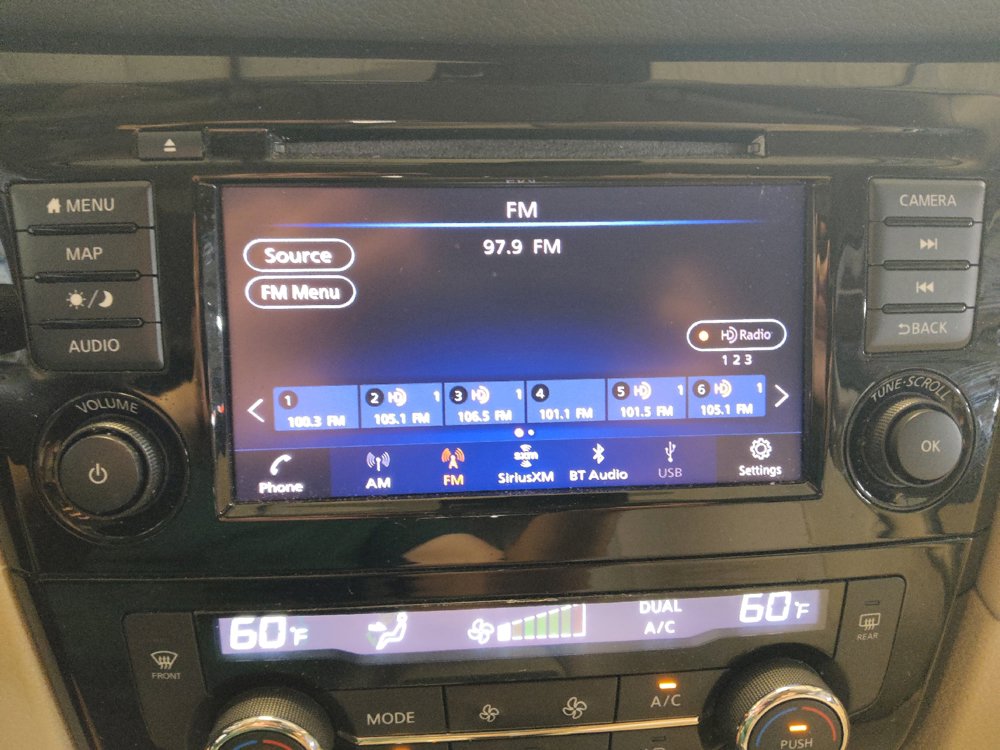 Used 2020 Nissan Rogue SL FWD image 25