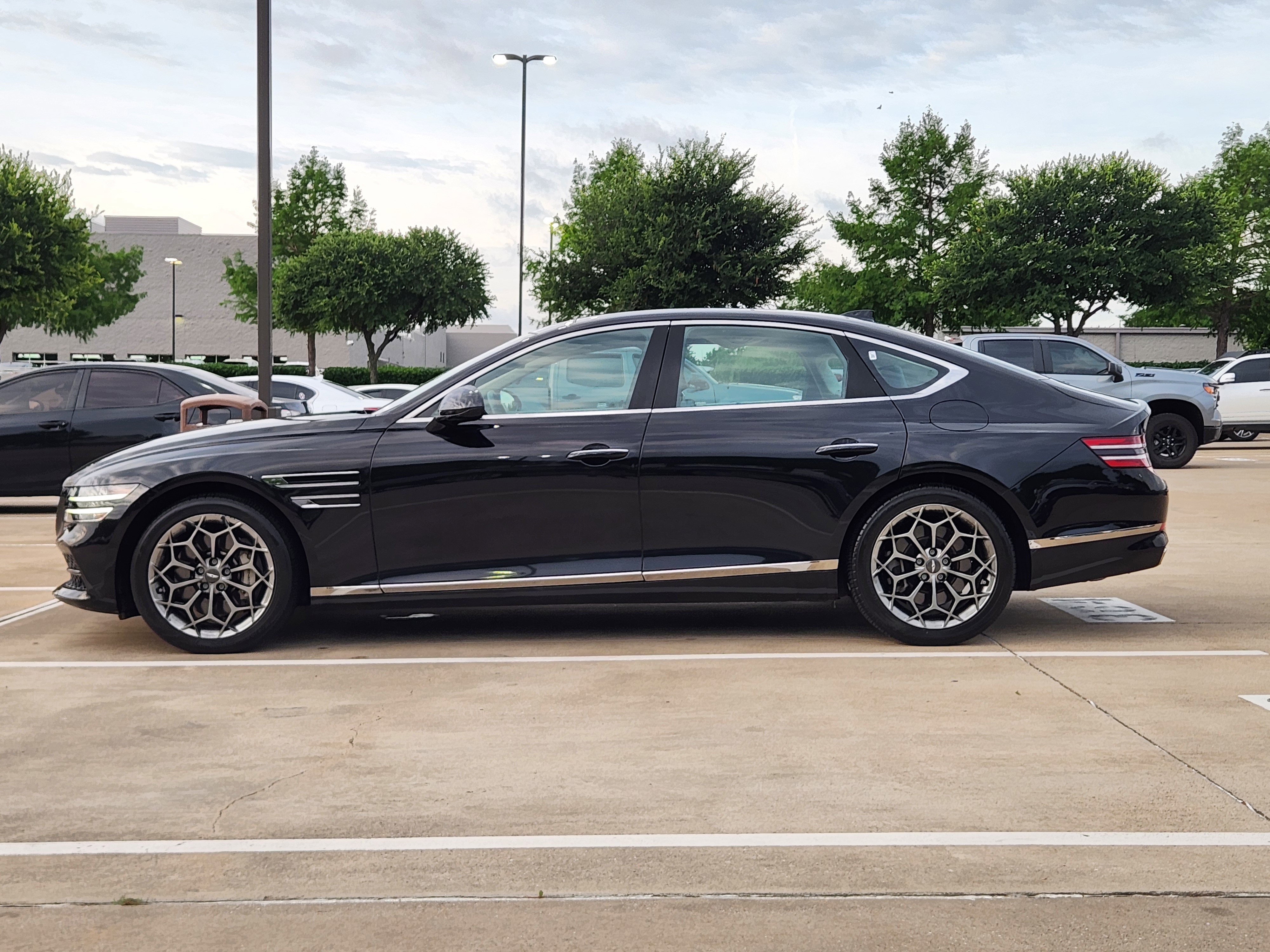 Used 2021 Genesis G80 3.5T RWD image 3