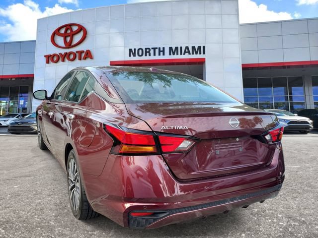 Used 2024 Nissan Altima 2.5 SV FWD image 3