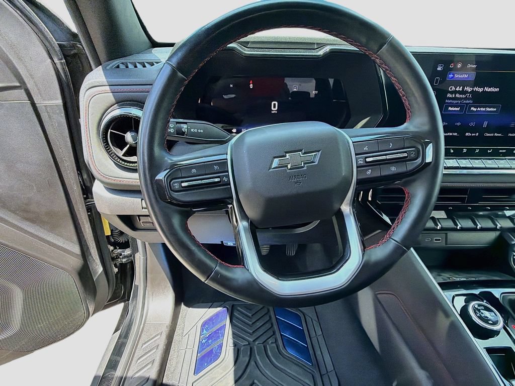 Used 2023 Chevrolet Colorado Z71 w/ Z71 Convenience Package 2 AWD/4WD image 11
