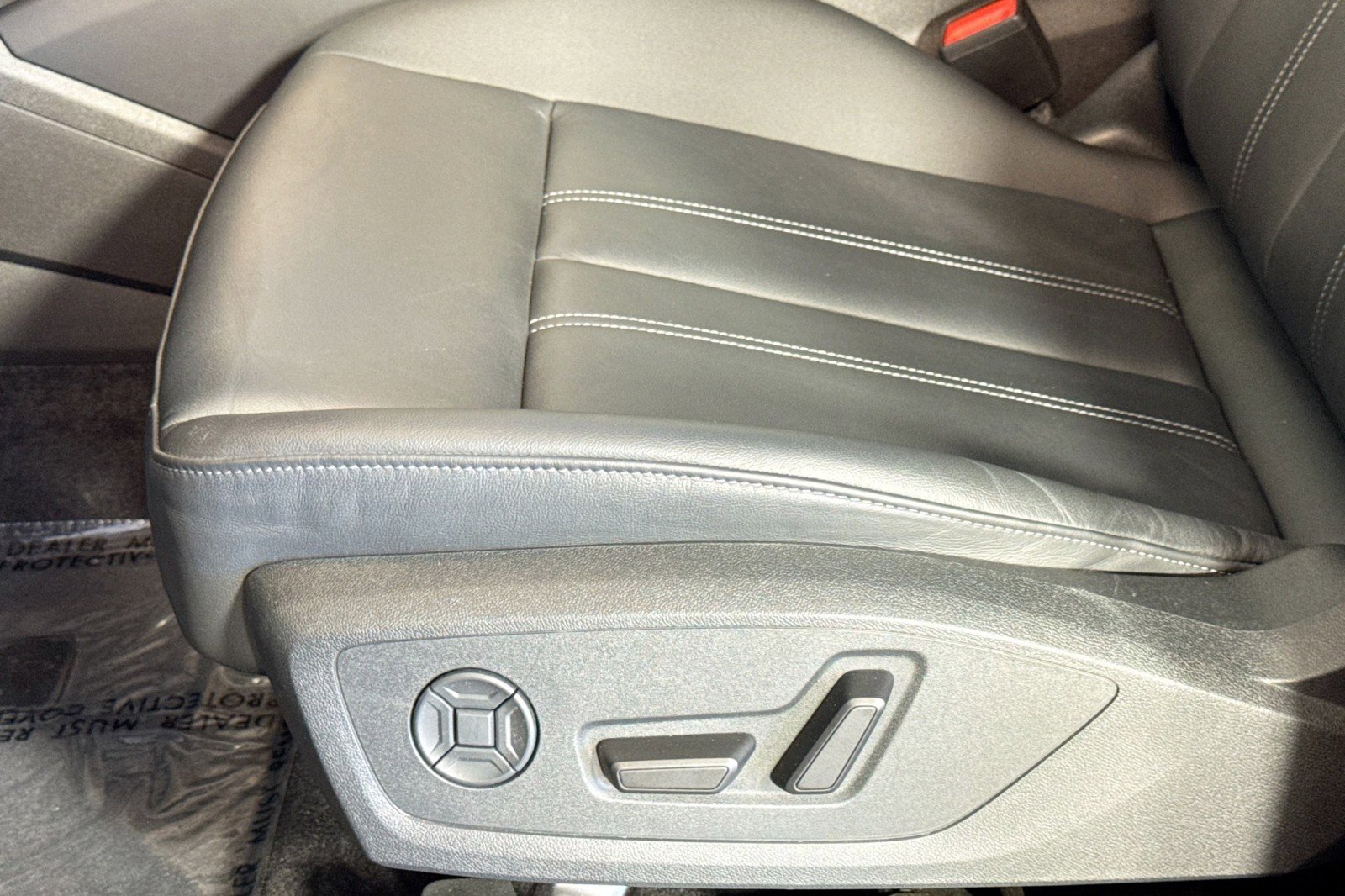 Used 2025 Audi Q6 e-tron Premium w/ Convenience Package image 17