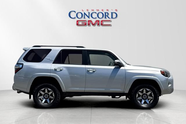 Used 2019 Toyota 4Runner TRD Off-Road Premium AWD/4WD image 3
