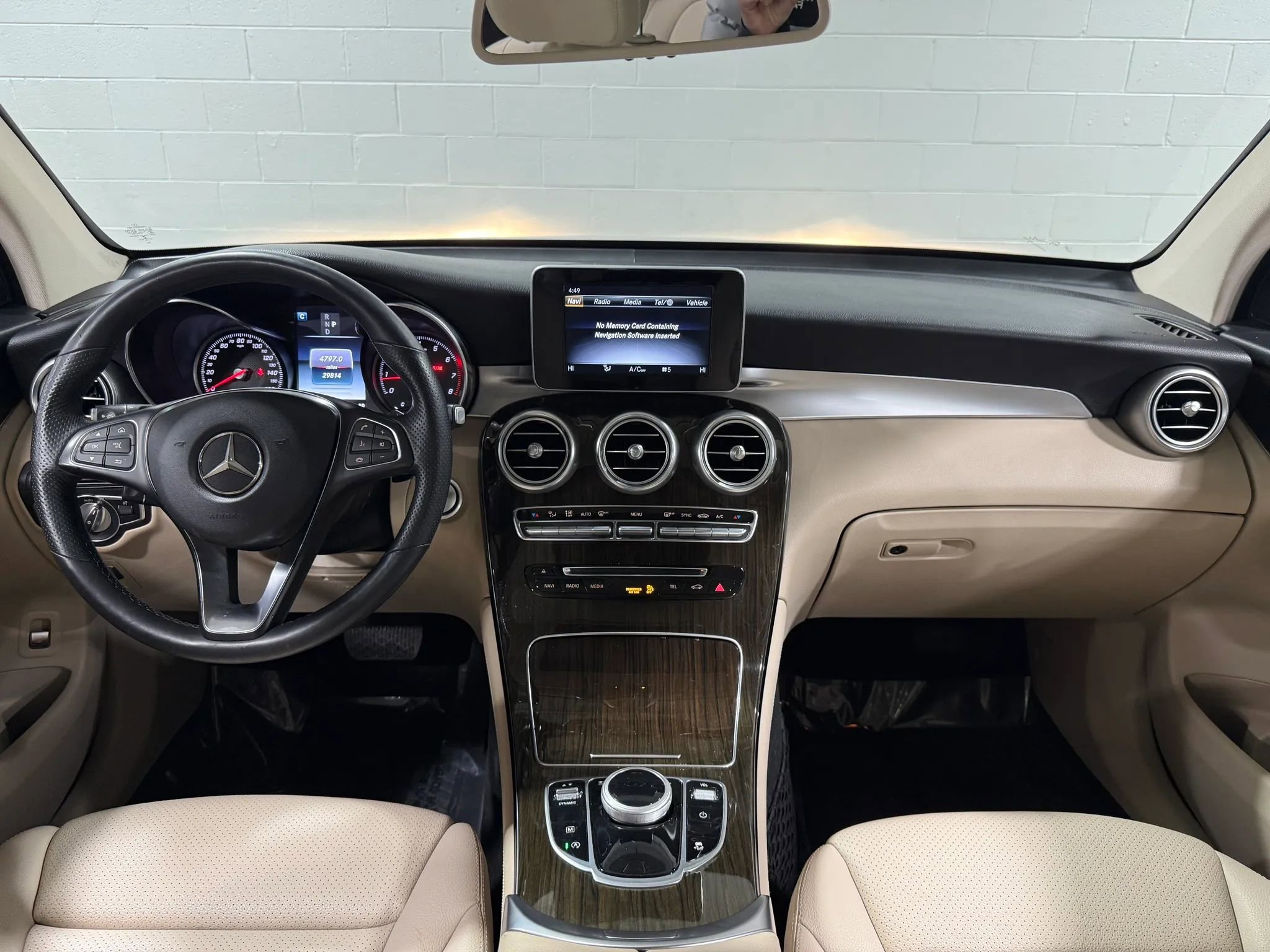 Used 2019 Mercedes-Benz GLC 300 4MATIC w/ Premium Package image 19