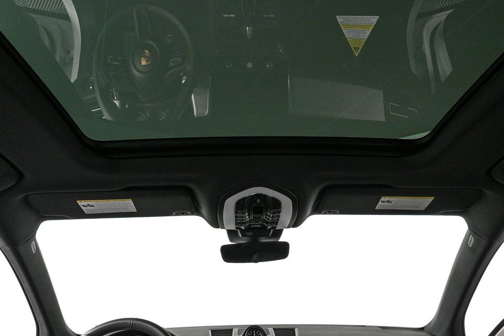 Certified 2026 Porsche Macan AWD/4WD image 20
