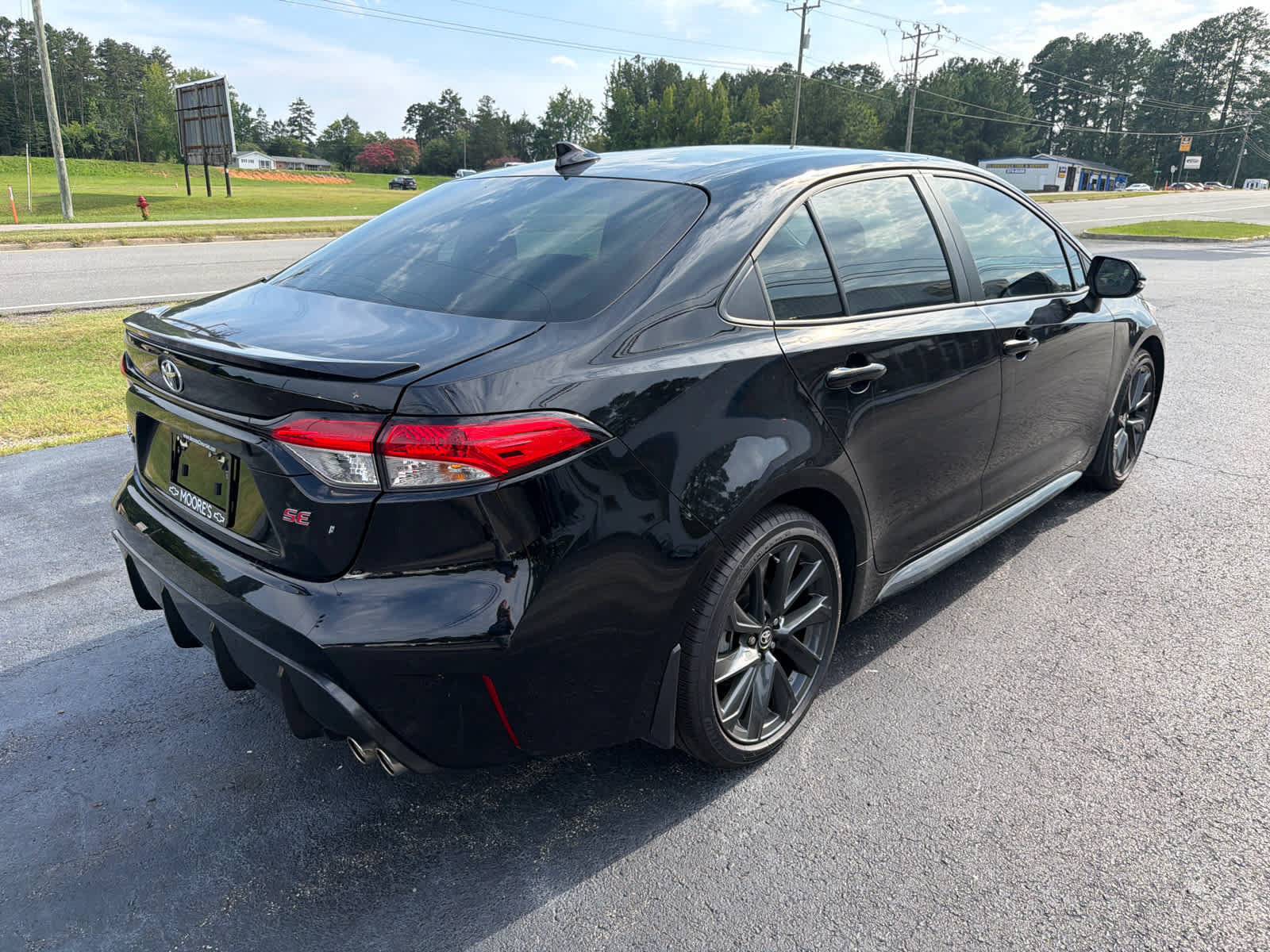 Used 2025 Toyota Corolla SE FWD image 3