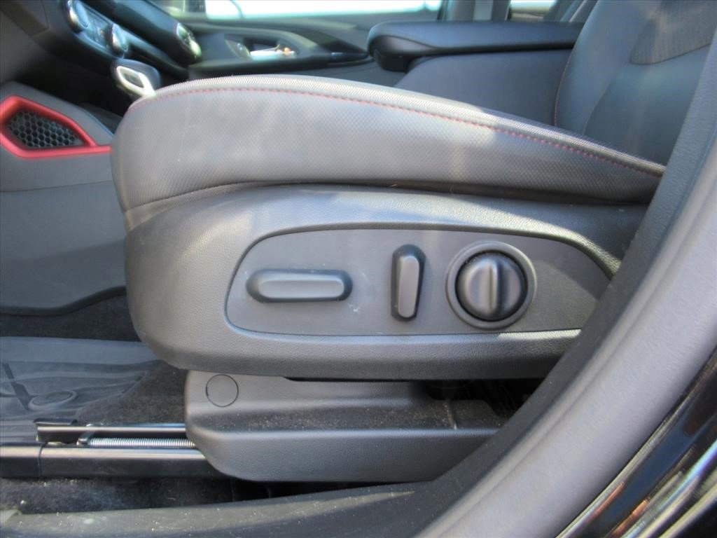 Certified 2023 Chevrolet TrailBlazer RS w/ Sun and Liftgate Package image 17