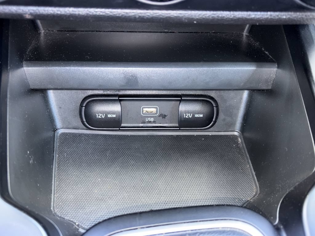 Used 2024 Kia Soul LX w/ Option Group 015 FWD image 6