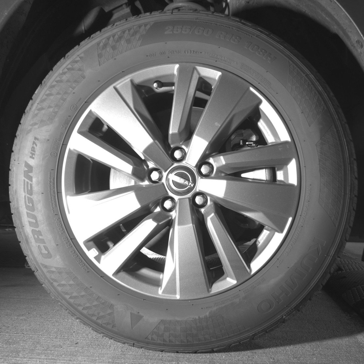 Used 2025 Nissan Pathfinder SV image 13