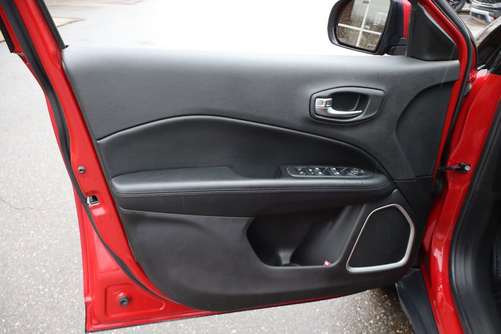 Used 2020 Jeep Compass Latitude image 9