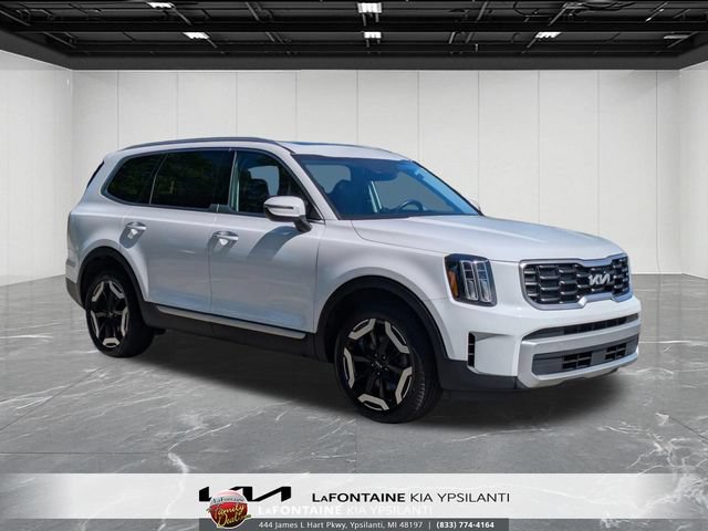 Certified 2023 Kia Telluride S w/ S Sunroof Package AWD/4WD image 7