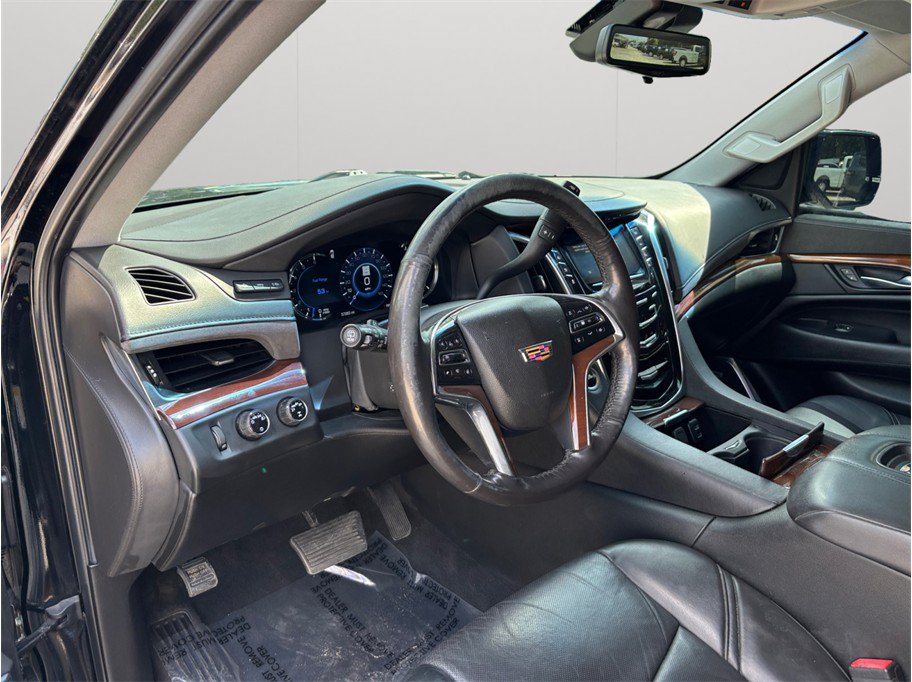 Used 2019 Cadillac Escalade Luxury w/ Escalade Sport Edition AWD/4WD image 6