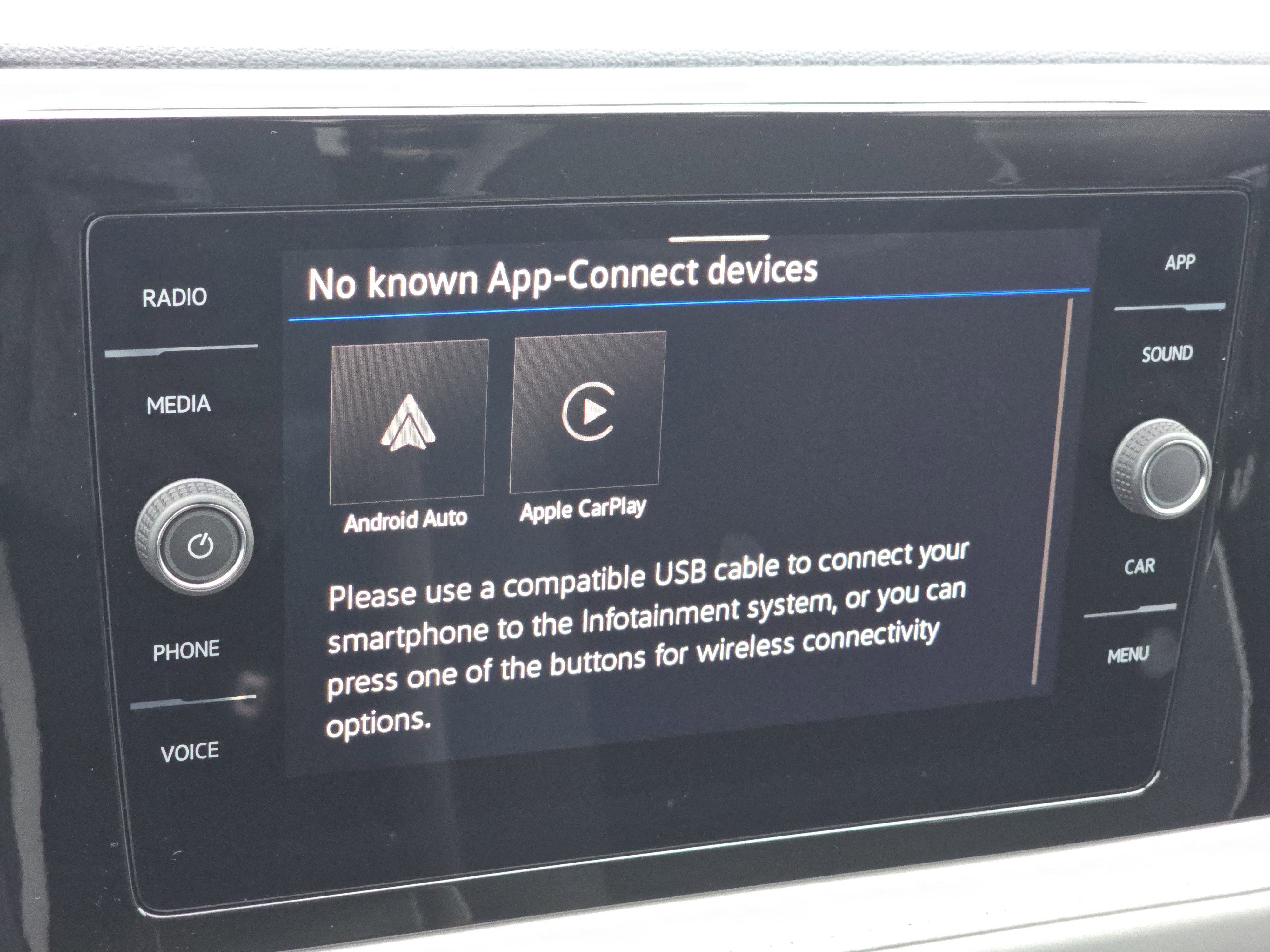New 2026 Volkswagen Taos SE image 9