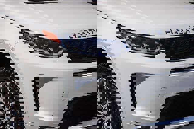 New 2024 Land Rover Discovery Sport S image 7