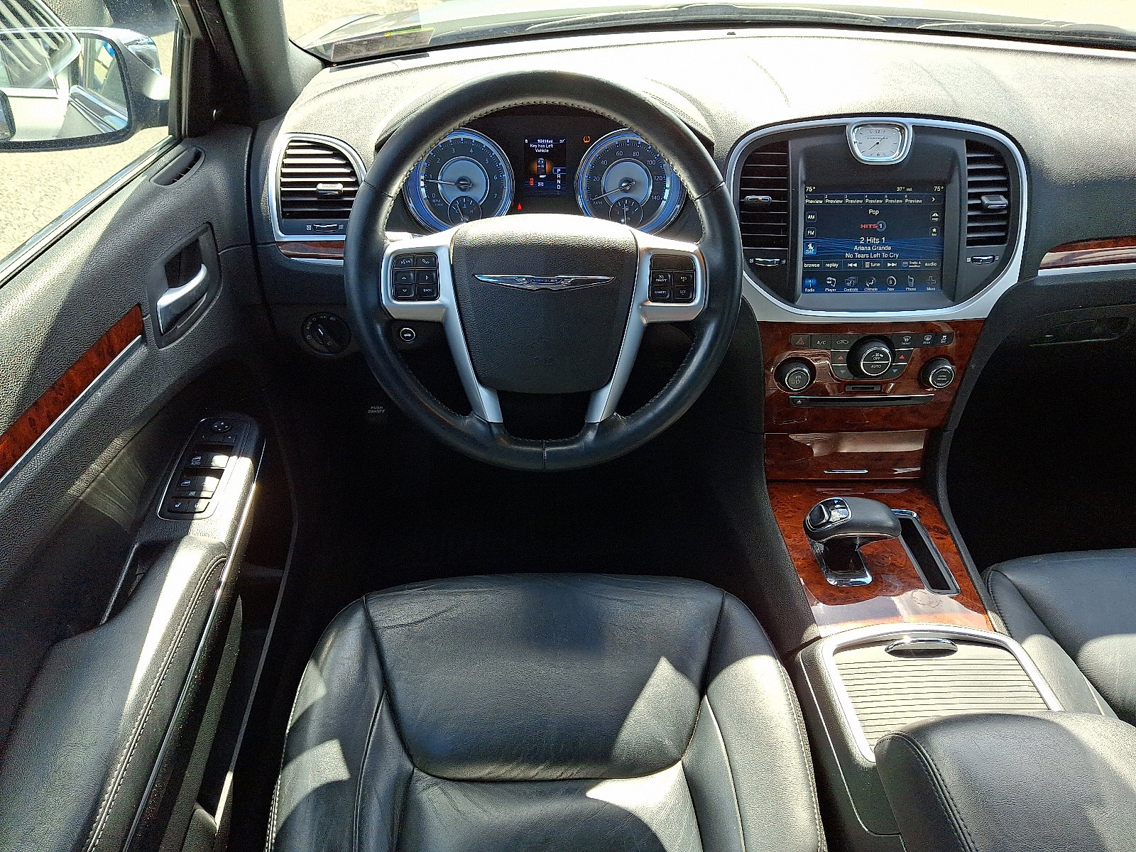 Used 2012 Chrysler 300 Limited image 13