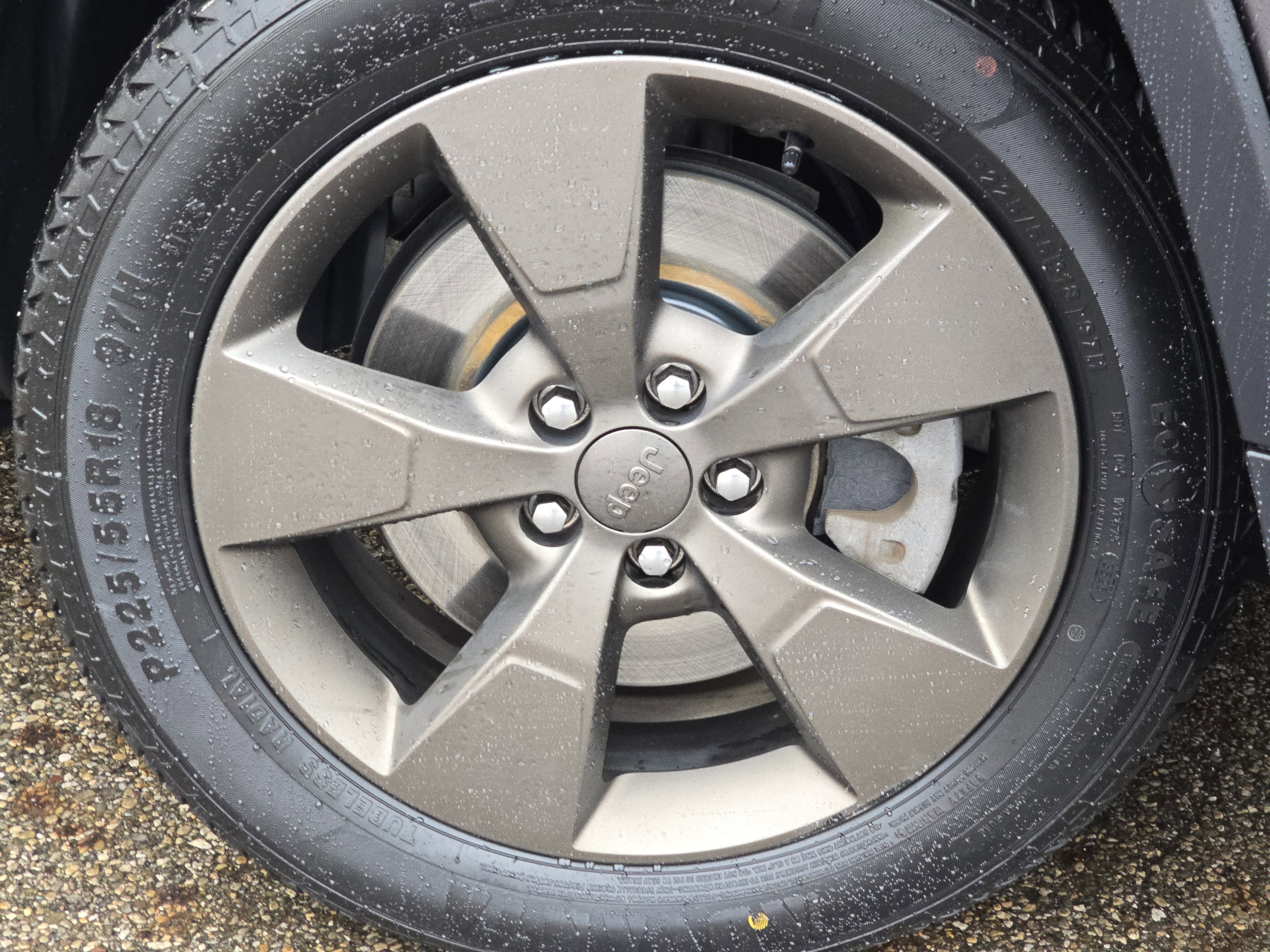 Used 2016 Jeep Cherokee 75th Anniversary image 15