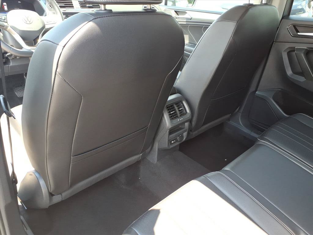 Used 2024 Volkswagen Tiguan Wolfsburg Edition AWD/4WD image 17