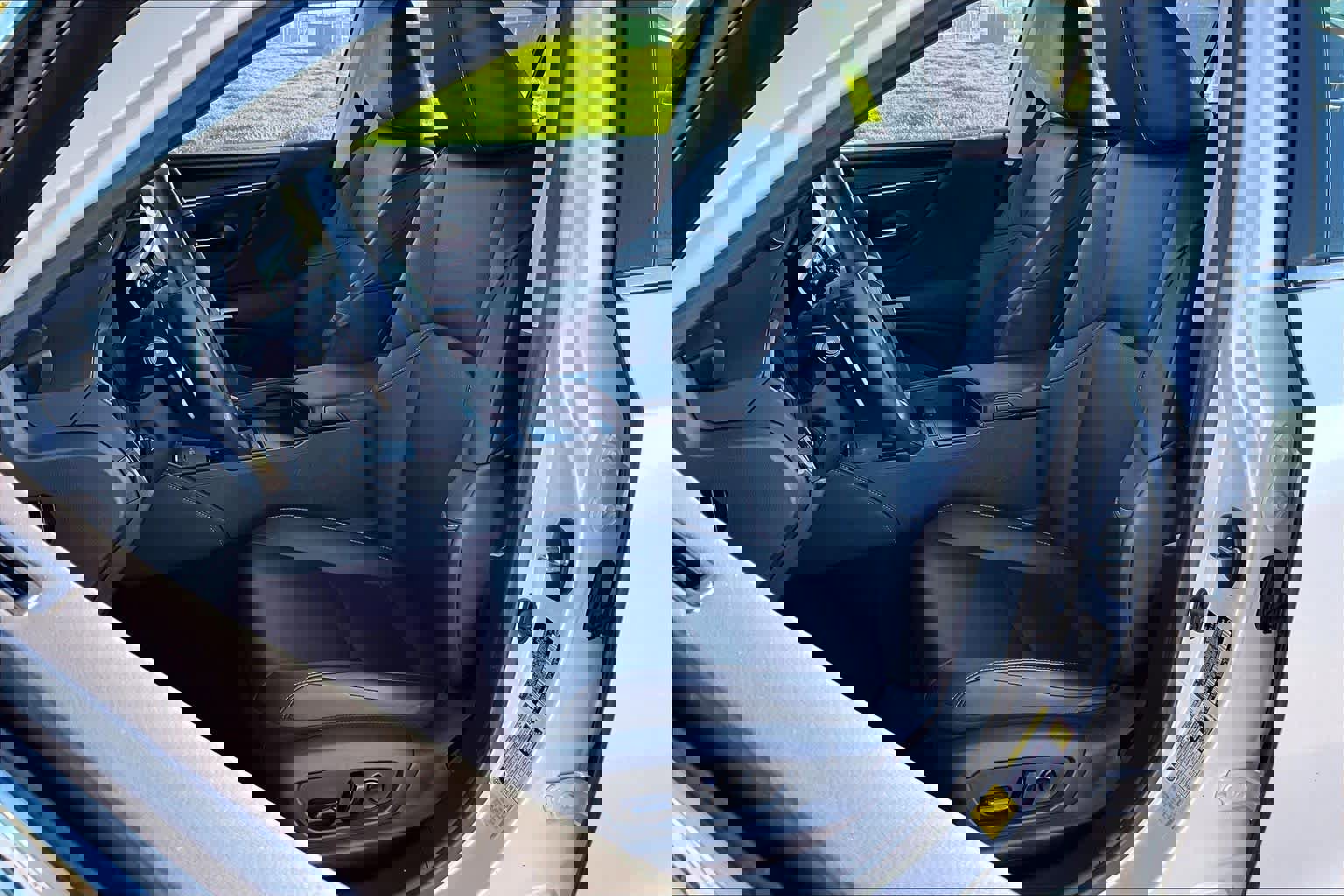 Used 2025 Lexus ES 350 w/ Premium Package image 7