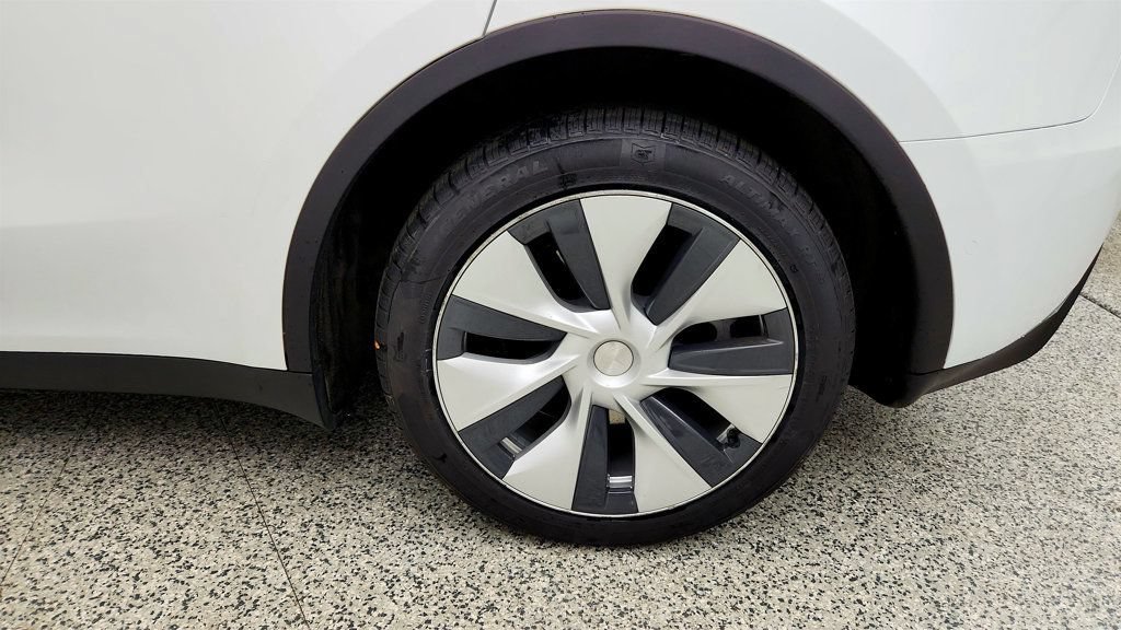 Used 2021 Tesla Model Y Long Range AWD/4WD image 9