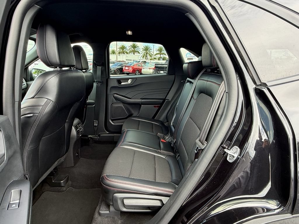 Used 2025 Ford Escape ST-Line FWD image 11