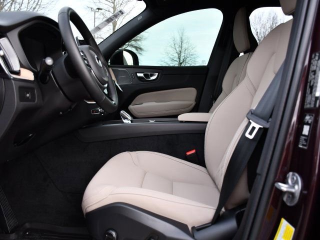 New 2026 Volvo XC60 B5 Plus w/ Protection Package Premier AWD/4WD image 13