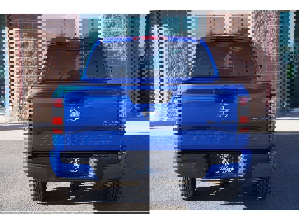 Used 2024 Nissan Frontier SL w/ Technology Package image 4